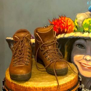 Trionic, hiking boots, men’s 8.5, like NEW!